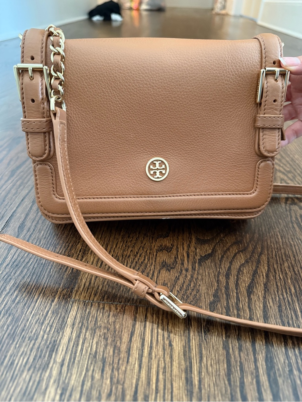 Tory Burch Warm Camel Leather Crossbody with Gold Logo pre owned